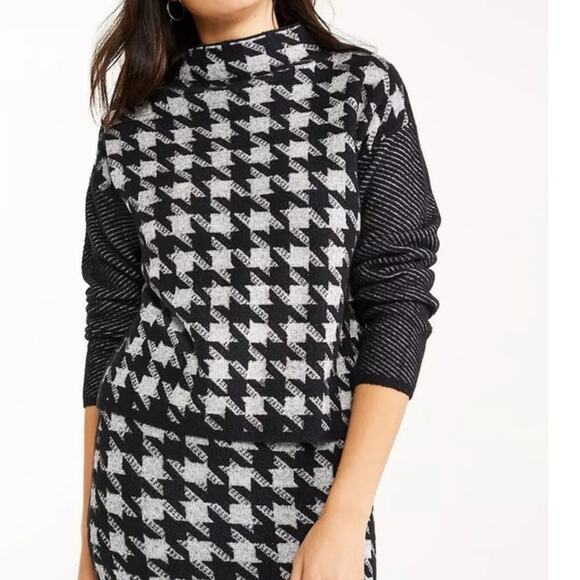 Ann Taylor  Houndstooth Black White Crop mock neck sweater MED - Picture 1 of 9